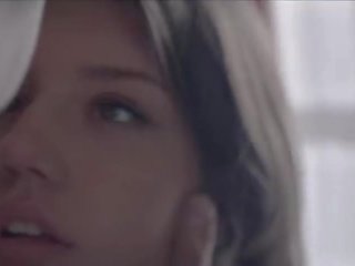 Adele exarchopoulos - আগুন (2015)