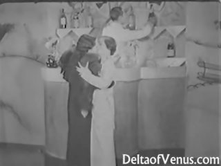Clássicos porno a partir de o 1930s duas raparigas e um gajo sexo a três nudismo barra