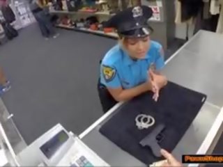 Latina polizist videos ab sie hintern für geld