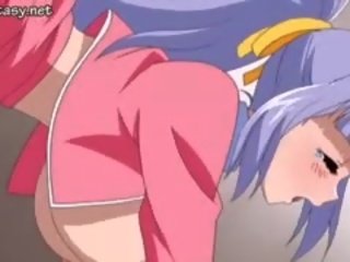 Jättiläismäinen breasted anime antaa suihinotto