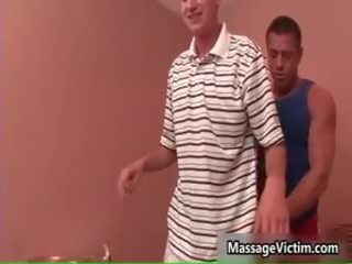 Jeremy lange acquires তার মজাদার শরীর ম্যাসেজ 3 দ্বারা massagevictim
