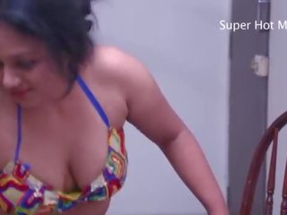 Com o empregada. grande bhabhi