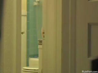 Skjult kamera av kone bare etter dusj