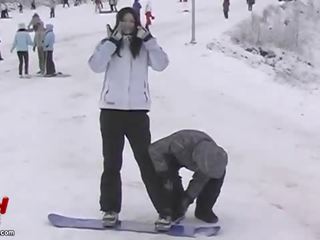 Azjatyckie para szalone snowboarding i seksualny adventures film