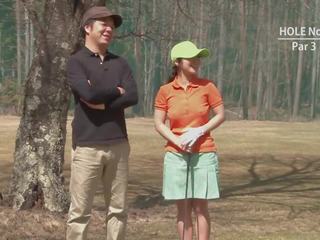 Golf prostytutka dostaje teased i miody przez dwa striplings